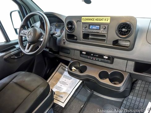 Used 2021 Mercedes-Benz Sprinter 2500 image 19