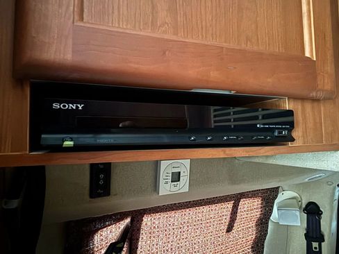 Used 2012 Chevrolet Express 2500 w/ Power Package image 36