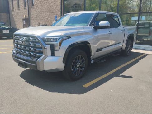 Used 2023 Toyota Tundra Platinum AWD/4WD image 3