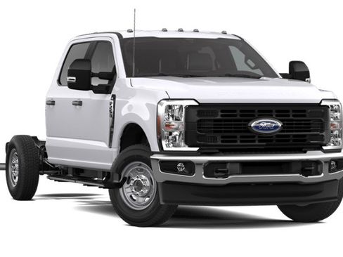 New 2026 Ford F250 XL w/ XL Chrome Package AWD/4WD image 4