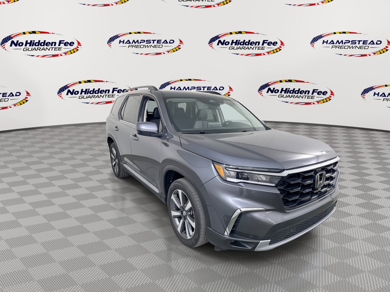 Used 2025 Honda Pilot Touring image 3