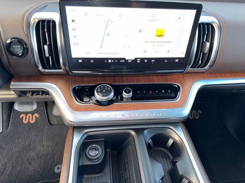 Used 2025 Ford Expedition King Ranch image 19