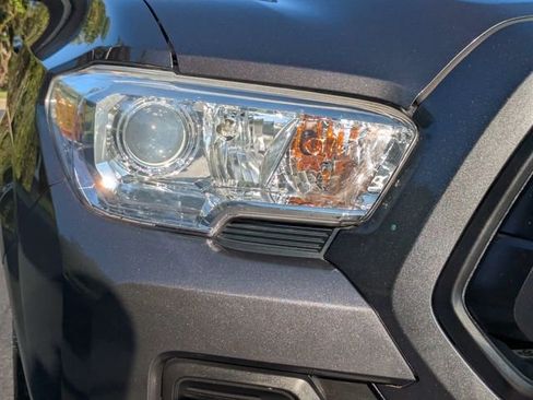 Used 2022 Toyota Tacoma SR AWD/4WD image 10