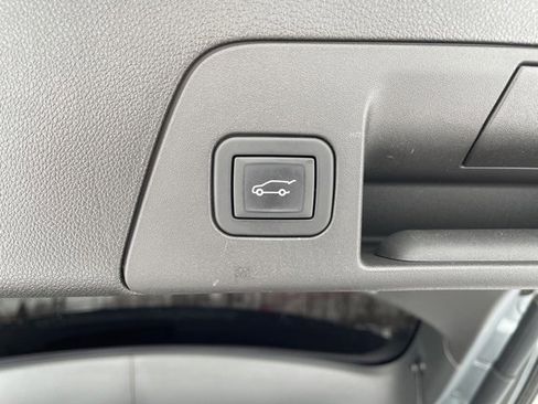 Used 2023 Buick Envision Essence w/ Sport Touring Package image 9