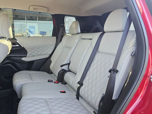 Used 2024 Mitsubishi Outlander SEL image 14