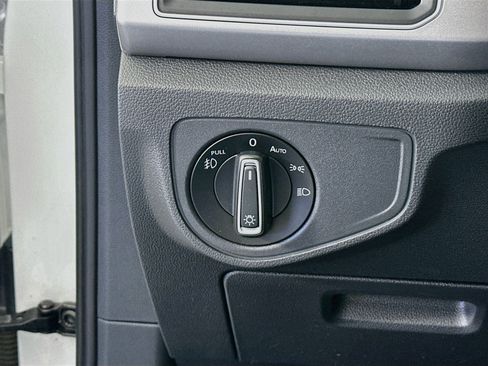 Used 2018 Volkswagen Atlas SE FWD image 17