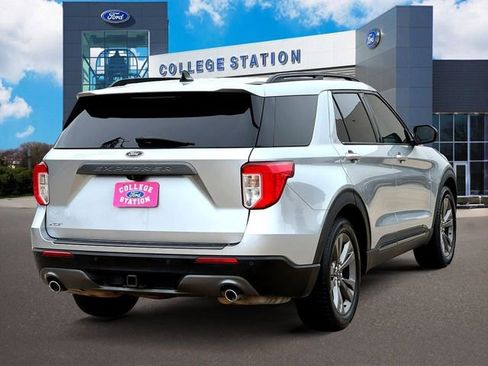 Used 2021 Ford Explorer XLT w/ Equipment Group 202A image 4