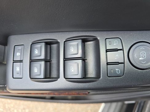 Used 2016 GMC Yukon SLT AWD/4WD image 31