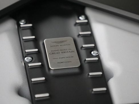 Used 2023 Aston Martin V12 Vantage Roadster image 34