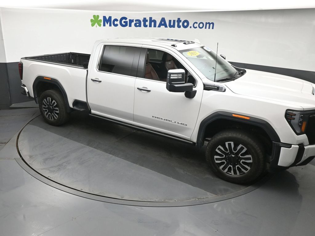 Used 2025 GMC Sierra 2500 Denali Ultimate AWD/4WD image 3