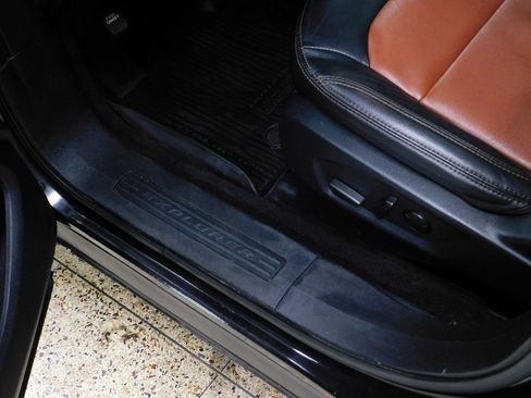 Used 2019 Ford Explorer XLT w/ XLT Desert Copper Package image 29