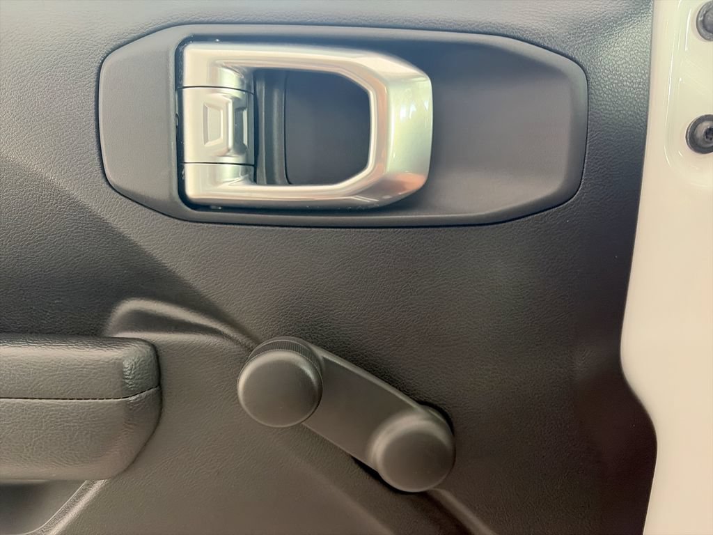 Used 2023 Jeep Wrangler Sport AWD/4WD image 10