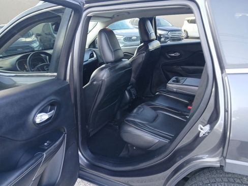 Used 2015 Jeep Cherokee Limited FWD image 11