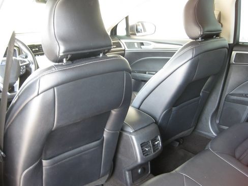 Used 2019 Ford Fusion SEL FWD image 29