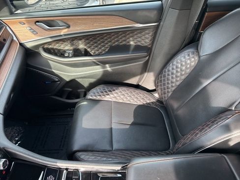 Used 2023 Jeep Grand Cherokee L Summit w/ Advanced Protech Group IV image 14