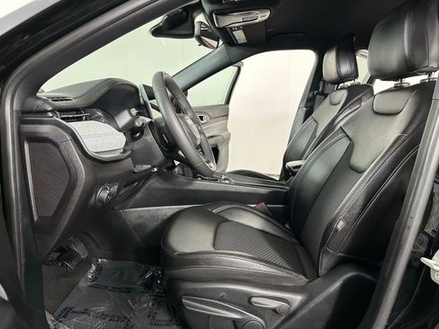 Used 2024 Jeep Compass Latitude image 9