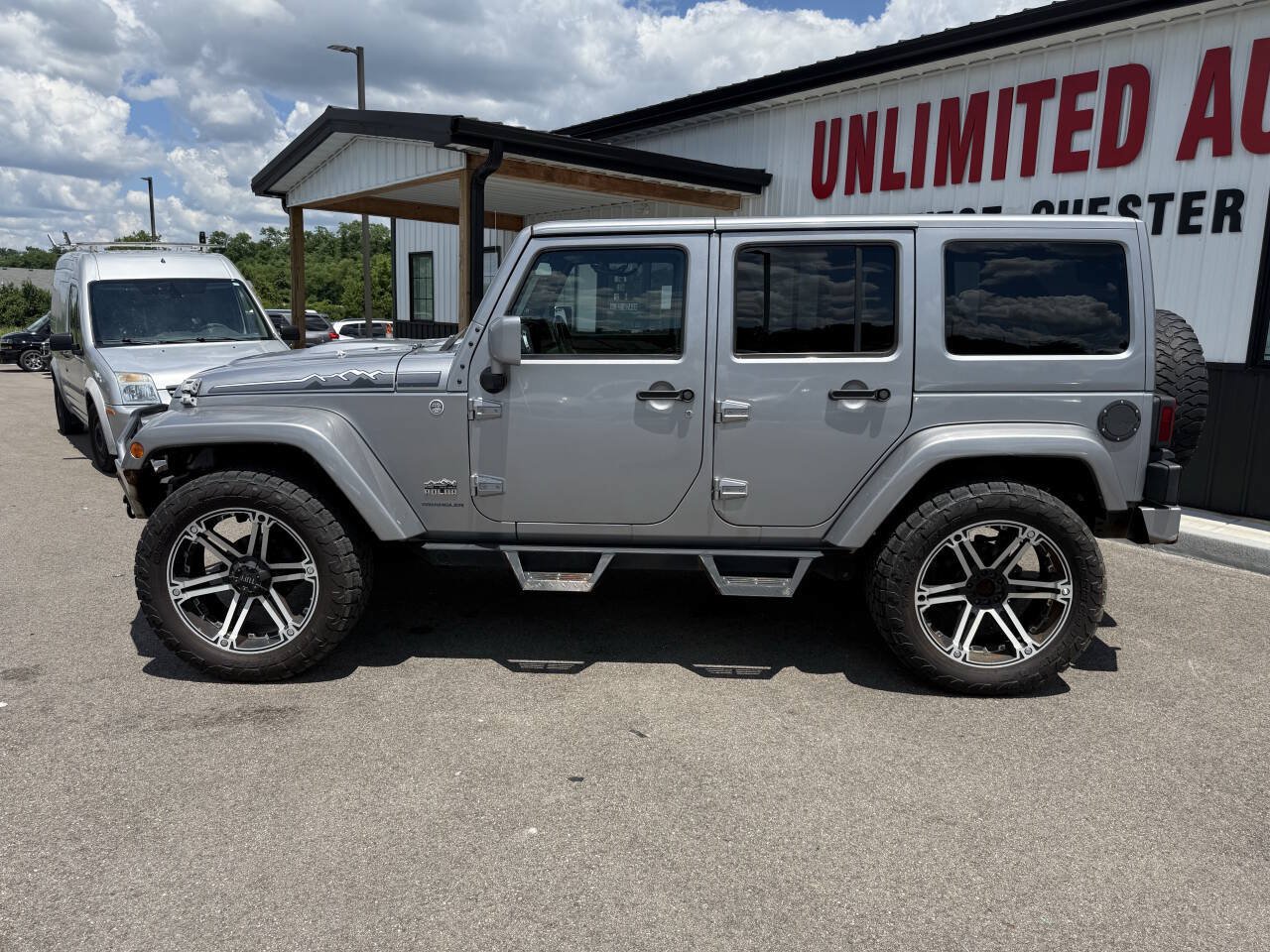 Used 2014 Jeep Wrangler Unlimited Sahara AWD/4WD image 12