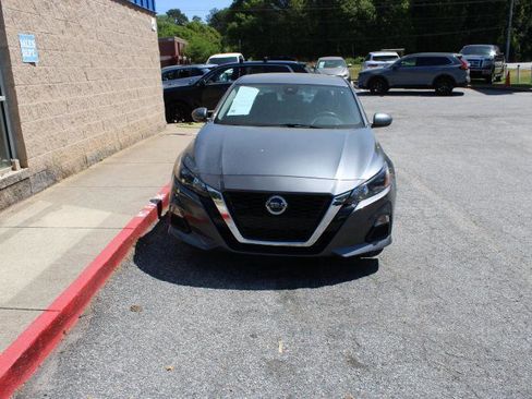 Used 2022 Nissan Altima 2.5 S image 2