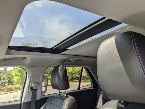 Used 2021 Ford Explorer XLT w/ Equipment Group 202A image 21