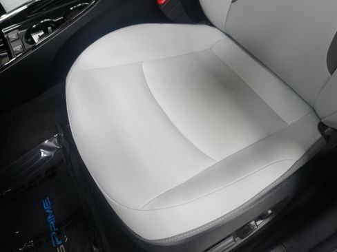 Used 2022 Toyota Prius Prime Limited FWD image 13