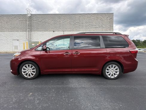 Used 2015 Toyota Sienna Limited FWD image 14