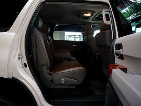Used 2022 Toyota Sequoia Platinum AWD/4WD image 77