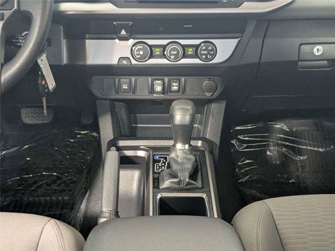 Used 2019 Toyota Tacoma SR5 RWD image 39