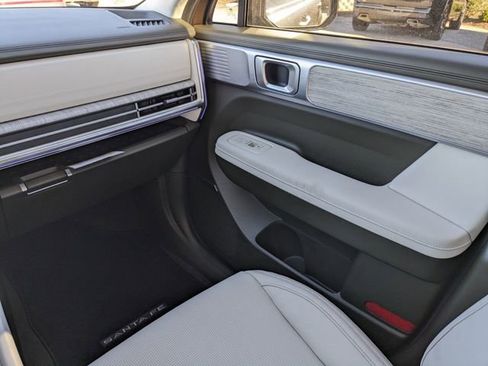 Used 2025 Hyundai Santa Fe Calligraphy image 21