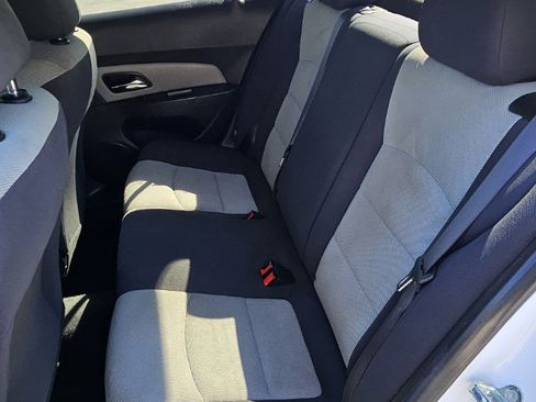 Used 2016 Chevrolet Cruze LS image 12