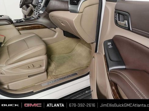 Used 2016 Chevrolet Suburban LT RWD image 26
