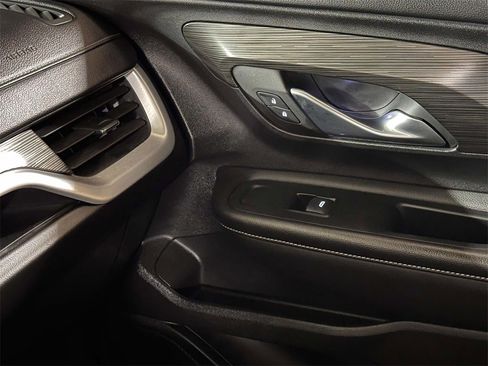 Used 2022 GMC Terrain SLE w/ Driver Convenience Package image 25