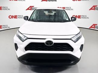 Used 2023 Toyota RAV4 LE AWD/4WD video 3