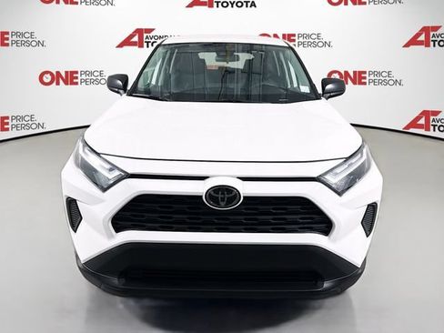 Used 2023 Toyota RAV4 LE AWD/4WD image 3