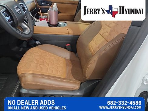 Used 2025 Nissan Armada Platinum Reserve RWD image 7