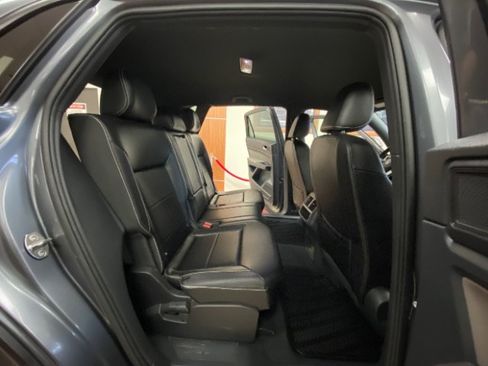Used 2023 Volkswagen Atlas Cross Sport SE AWD/4WD image 13