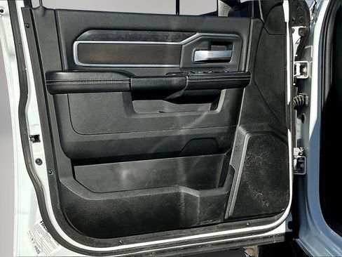 Used 2024 RAM 3500 Big Horn image 21