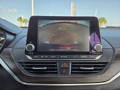 Used 2024 Nissan Altima 2.5 SV FWD image 38
