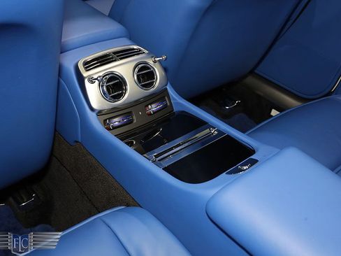 Used 2020 Rolls-Royce Dawn image 27