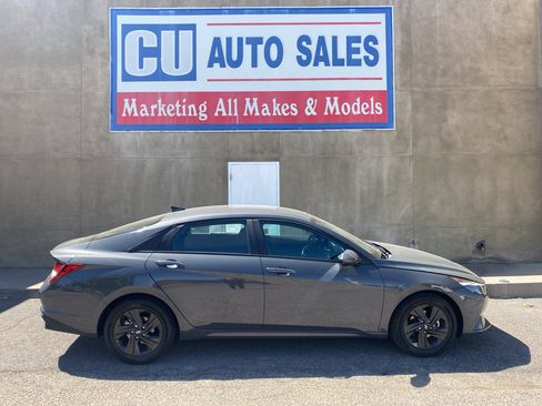Used 2023 Hyundai Elantra SEL FWD image 4