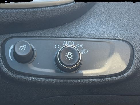 Used 2017 Chevrolet Trax LS FWD image 18