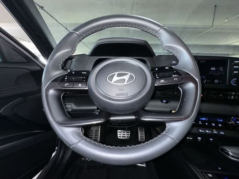 Used 2025 Hyundai Elantra Sport FWD image 15