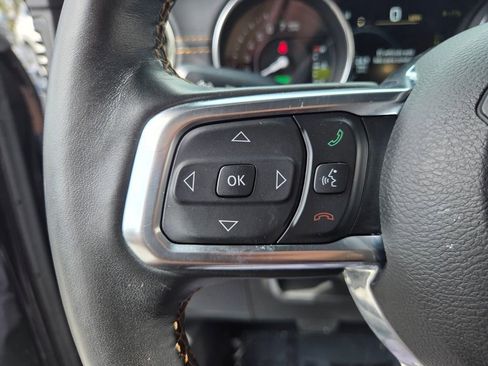 Used 2022 Jeep Wrangler Unlimited Sahara AWD/4WD image 20