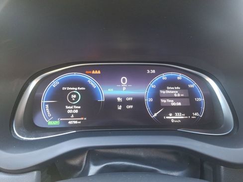 Used 2024 Toyota Venza LE image 20