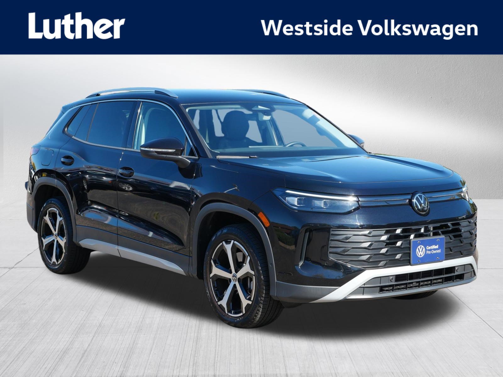 Certified 2025 Volkswagen Tiguan SE AWD/4WD image 1