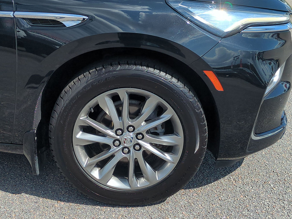 Used 2023 Buick Enclave Avenir w/ Avenir Technology Package AWD/4WD image 10
