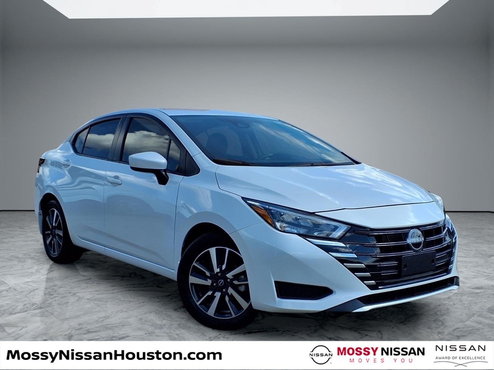 Certified 2025 Nissan Versa SV w/ Trunk Package FWD image 1