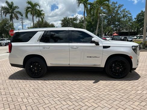 Used 2023 GMC Yukon Denali AWD/4WD image 2
