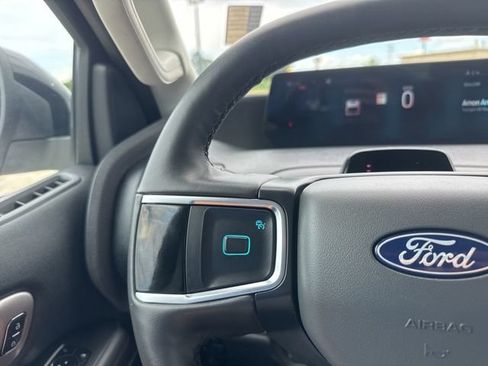 Used 2025 Ford Expedition Active AWD/4WD image 11