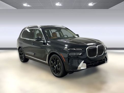 New 2026 BMW X7 xDrive40i w/ Premium Package image 7