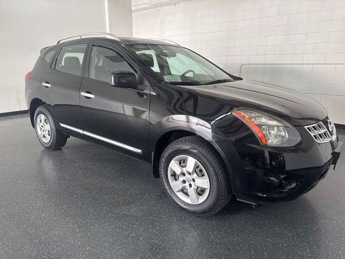 Used 2014 Nissan Rogue S w/ Convenience Package image 2